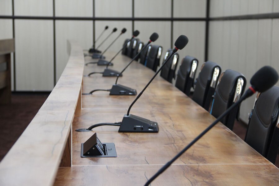 سیستم کنفرانس حرفهای راهکاری برای جلسات کارآمد و مدرن سیستم کنفرانس حرفهای راهکاری برای جلسات کارآمد و مدرن