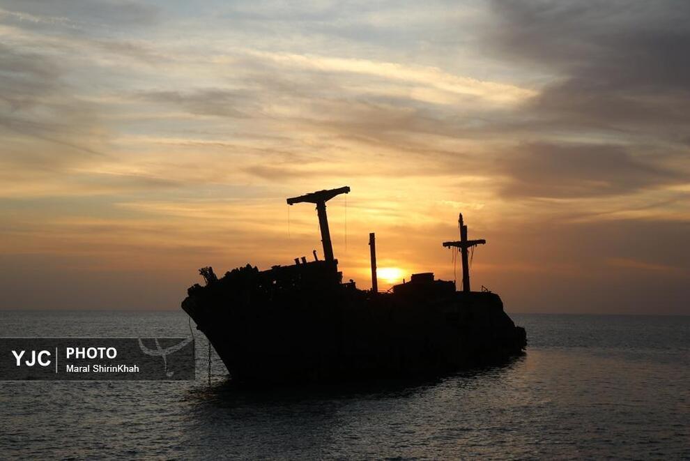 عکس کشتی یونانی در آستانه نابودی کامل! عکس کشتی یونانی در آستانه نابودی کامل!