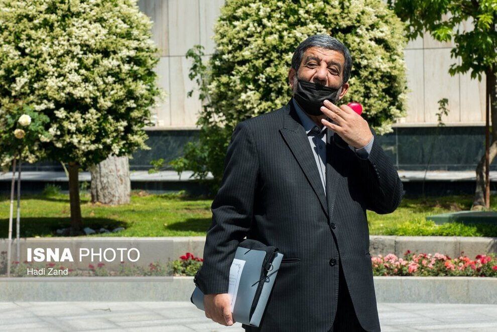 ماسک سیاه آقای وزیر جنجالی شد ماسک سیاه آقای وزیر جنجالی شد