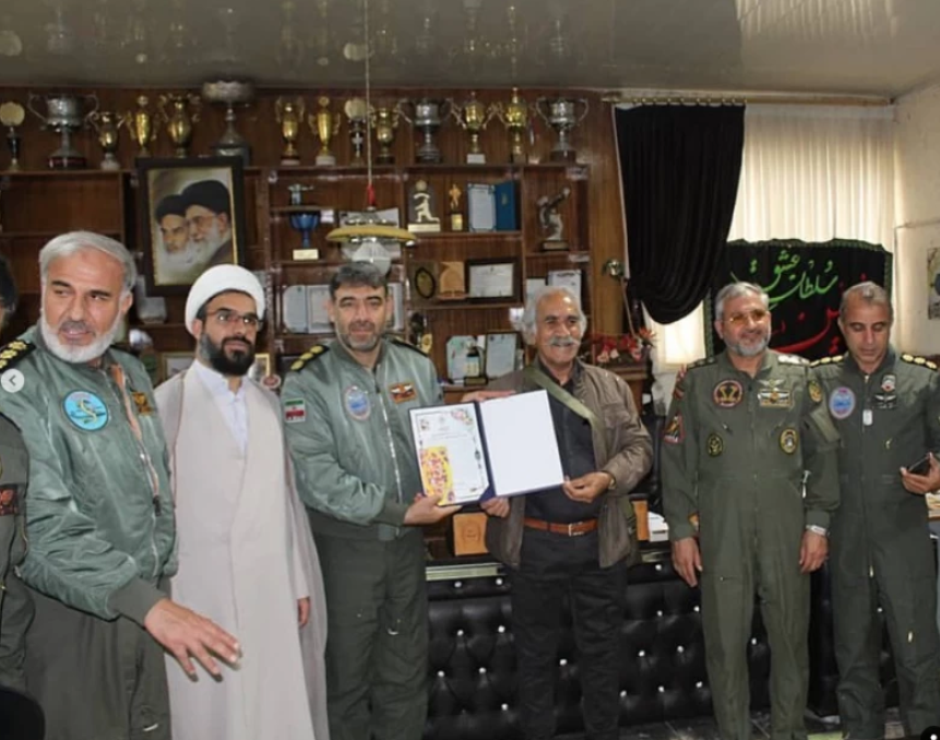 عکس | عمو کاووس نون خ ۵ در حقیقت چه کاره است عکس | عمو کاووس نون خ ۵ در حقیقت چه کاره است