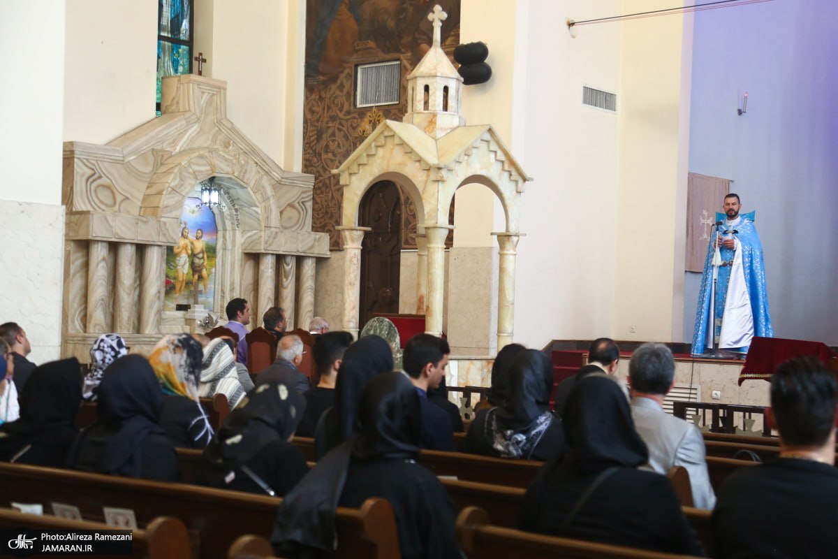 عکس | برگزاری مراسم بزرگداشت امام خمینی (ره) در کلیسای «سرکیس مقدس»
