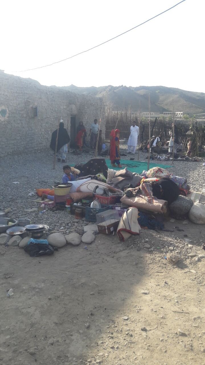 آتش‌سوزی دردسرساز زنجیره‌ای در یک روستا در سیستان و بلوچستان | اهالی روستا: کار اجنه است + عکس