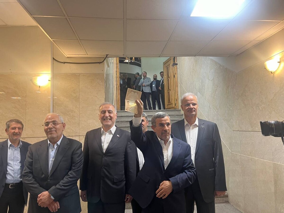 ویدیو | پاسخ عجیب احمدی نژاد به سوال خبرنگار درباره تایید صلاحیت در انتخابات ۱۴۰۳