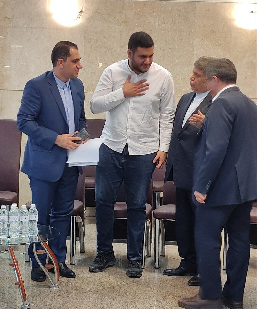 عکس | اسحاق جهانگیری با پسرش به وزارت کشور آمد!