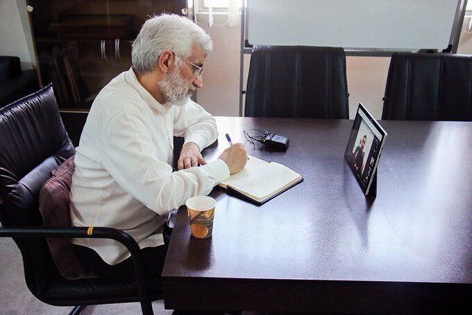 عکس | سعید جلیلی با تبلت لاکچریاش سوژه شبکههای اجتماعی شد عکس | سعید جلیلی با تبلت لاکچریاش سوژه شبکههای اجتماعی شد