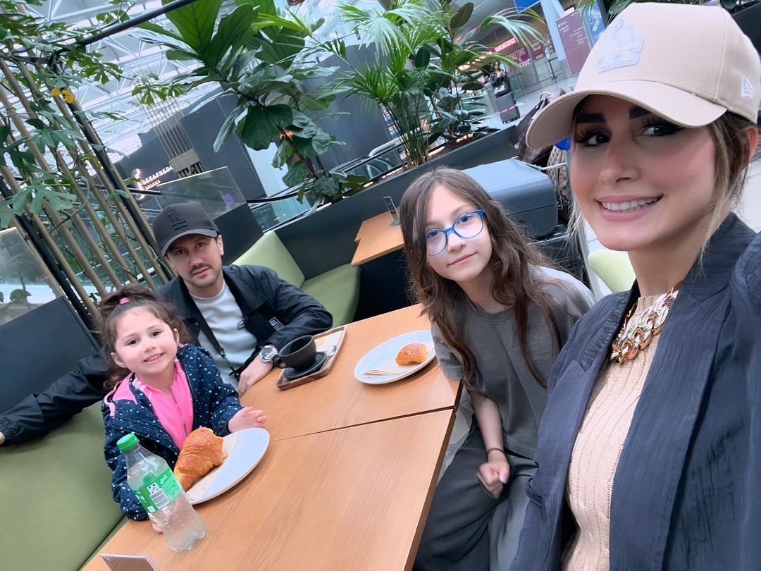 عکس | تصویر خانوادگی شاهرخ استخری باز هم توجهات را به خود جلب کرد!