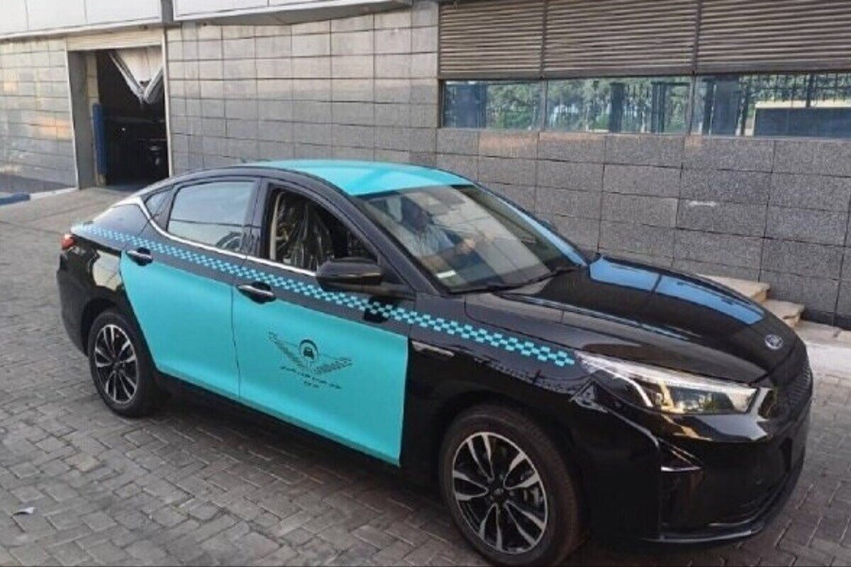 عکس | این خودروی لوکس و برقی تاکسی تهرانیها میشود! عکس | این خودروی لوکس و برقی تاکسی تهرانیها میشود!