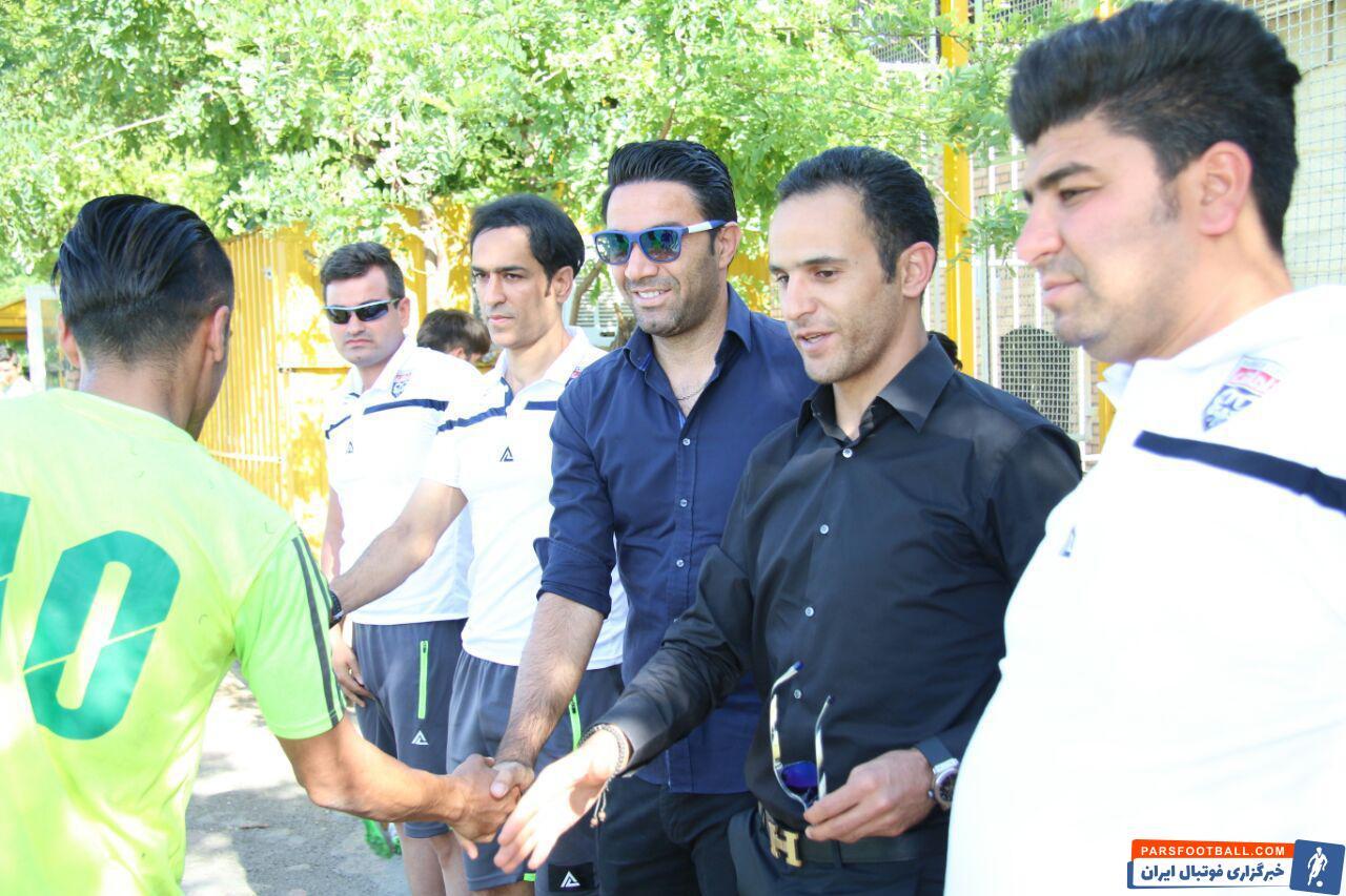 عکس | آرش برهانی تمام قد از نکونام دفاع کرد! عکس | آرش برهانی تمام قد از نکونام دفاع کرد!