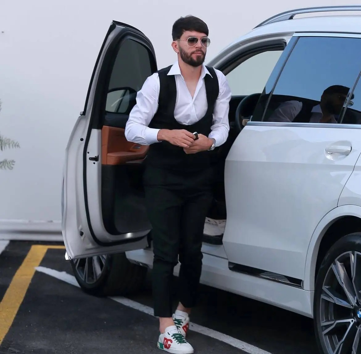 عکس | ستاره استقلال سوار این خودروی لاکچری می‌شود!