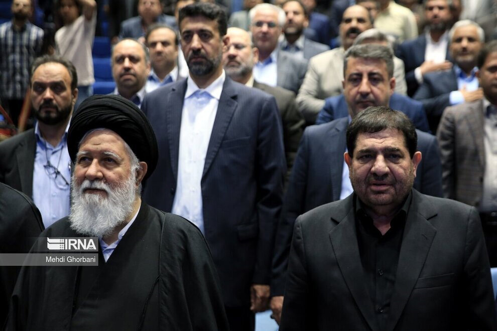 عکس | علم الهدی با نوهاش در یک مراسم رسمی! عکس | علم الهدی با نوهاش در یک مراسم رسمی!