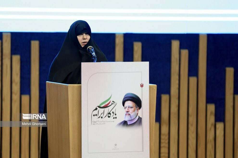 عکس | علم الهدی با نوهاش در یک مراسم رسمی! عکس | علم الهدی با نوهاش در یک مراسم رسمی!