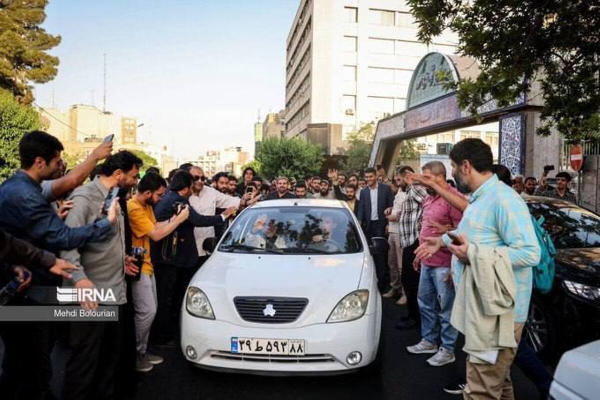 عکس | علاقه عجیب سعید جلیلی به تیبا! | یک مدل خودرو با سه پلاک!