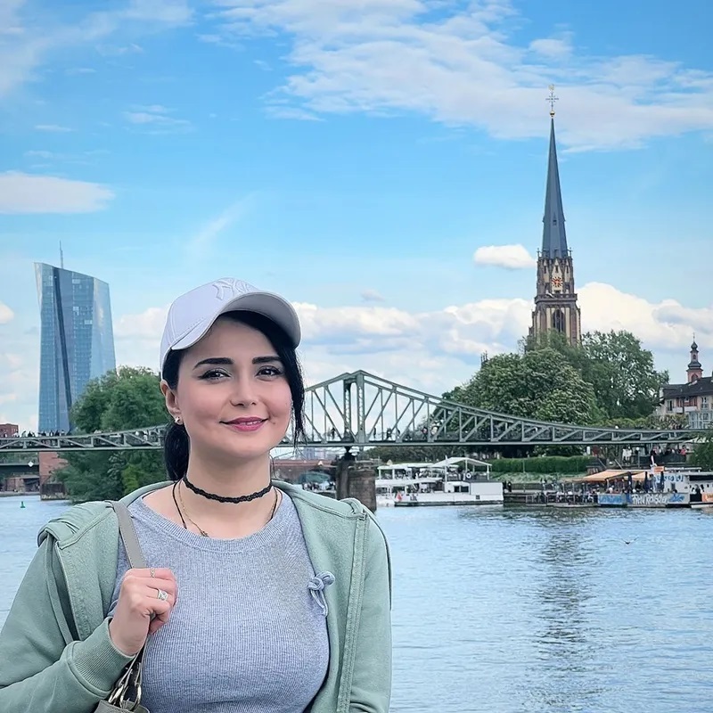 عکس | مجری تلویزیون تا به آلمان رسید تغییر سبک و استایل داد! عکس | مجری تلویزیون تا به آلمان رسید تغییر سبک و استایل داد!