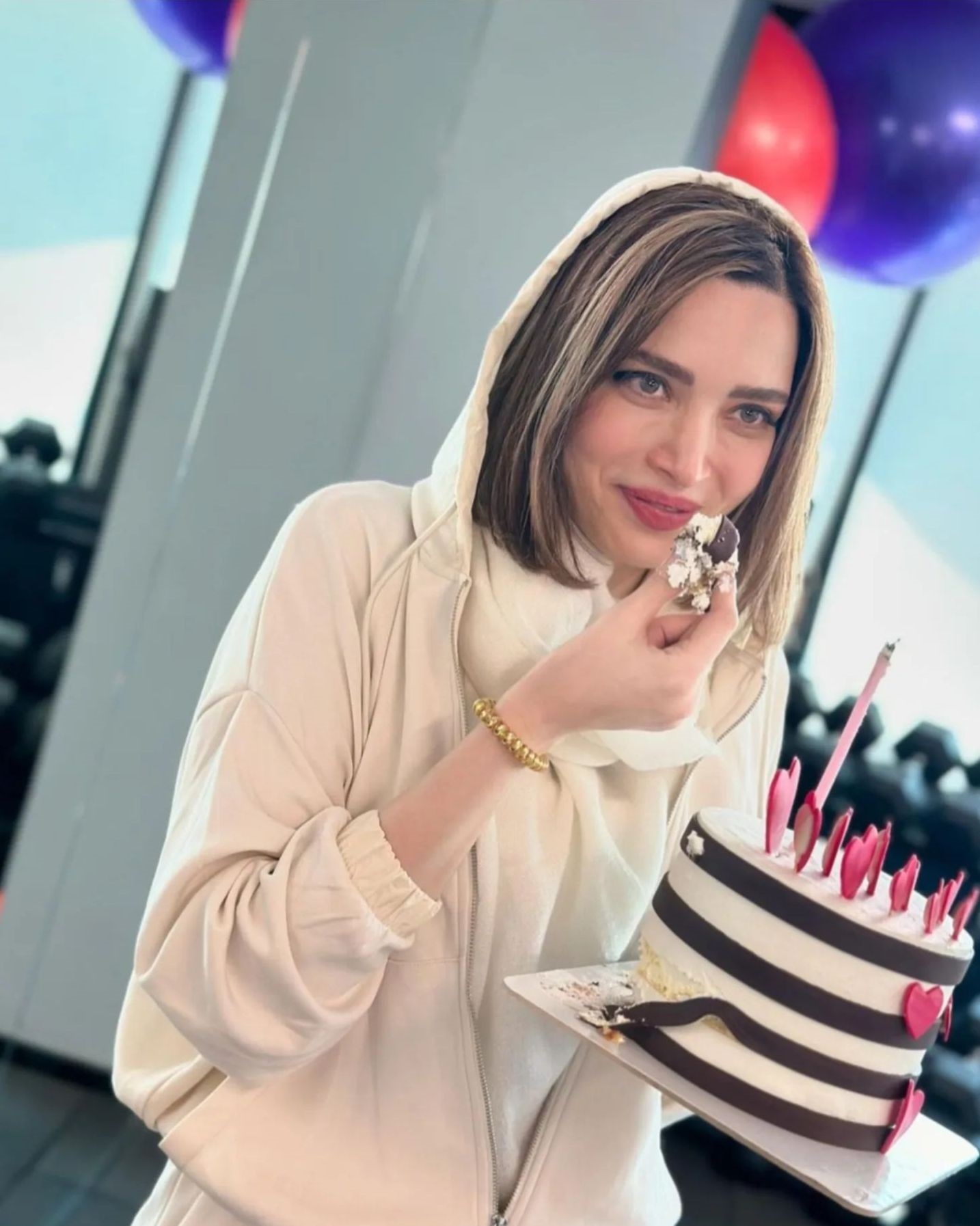 عکس | جشن تولد 43 سالگی بهنوش طباطبایی! عکس | جشن تولد 43 سالگی بهنوش طباطبایی!