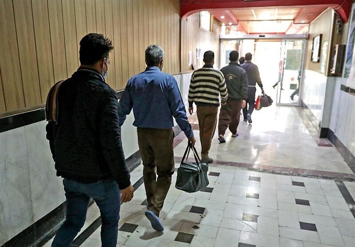 یک زندانی  بعد از ۳۰ سال آزاد شد! | ماجرا چه بود؟!
