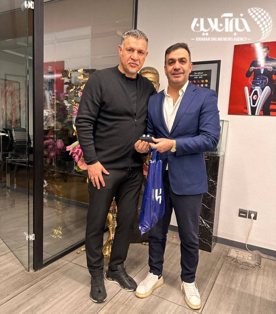 عکس| هدیه لاکچری الهلال به علی دایی را ببینید! عکس| هدیه لاکچری الهلال به علی دایی را ببینید!