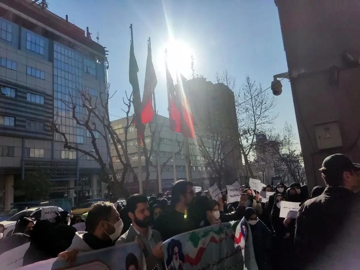 بی احترامی به فرهنگیان بازنشسته در مقابل سازمان برنامه و بودجه | ماجرا چه بود؟
