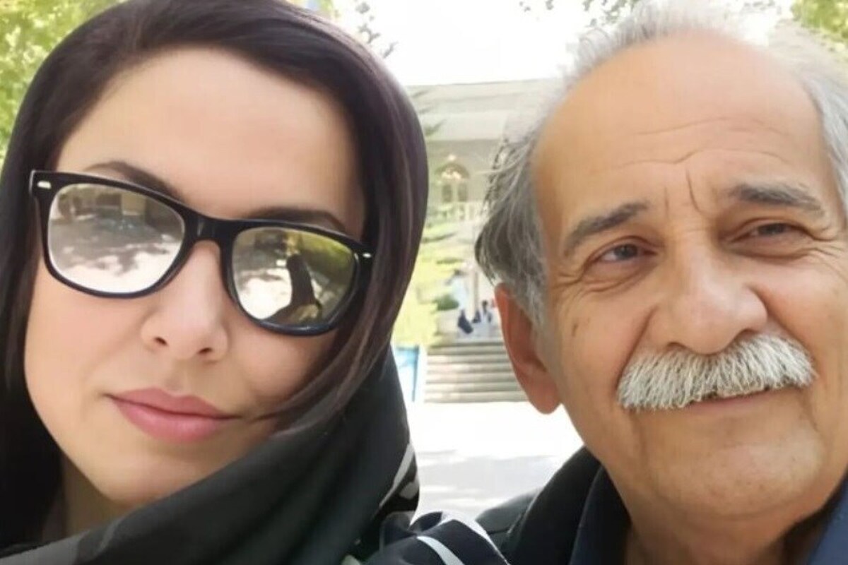 عکس | تصویری از آشا مهرابی در کنار این بازیگر معروف در کافه!