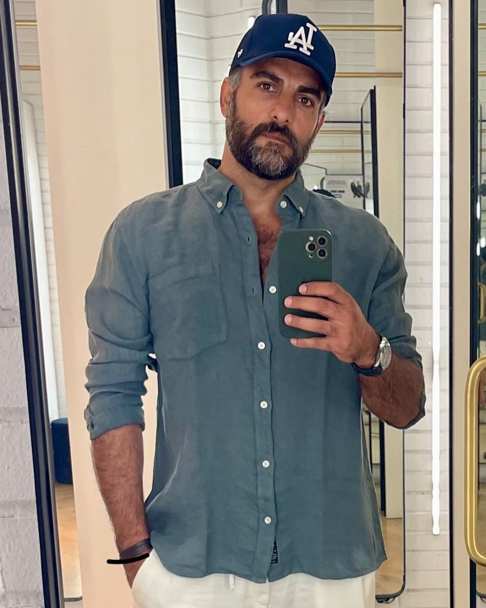 عکس | سلفی آسانسوری این بازیگر معروف را ببینید!