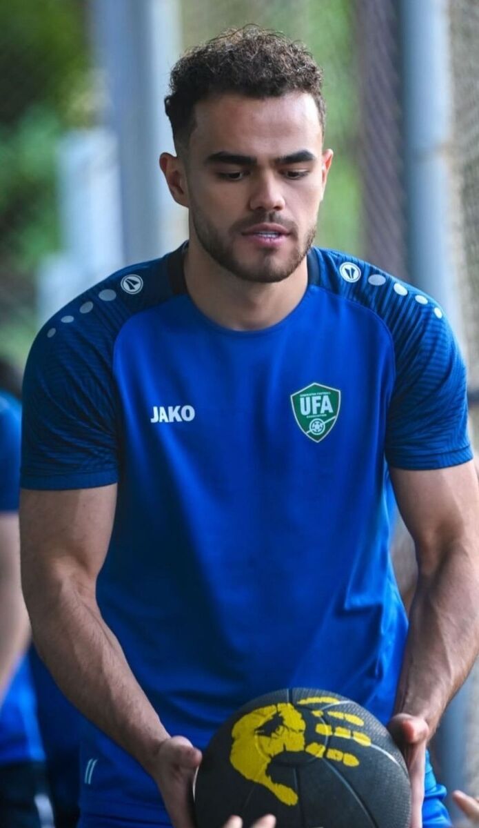 عکس | اورونوف آبی پوش شد!