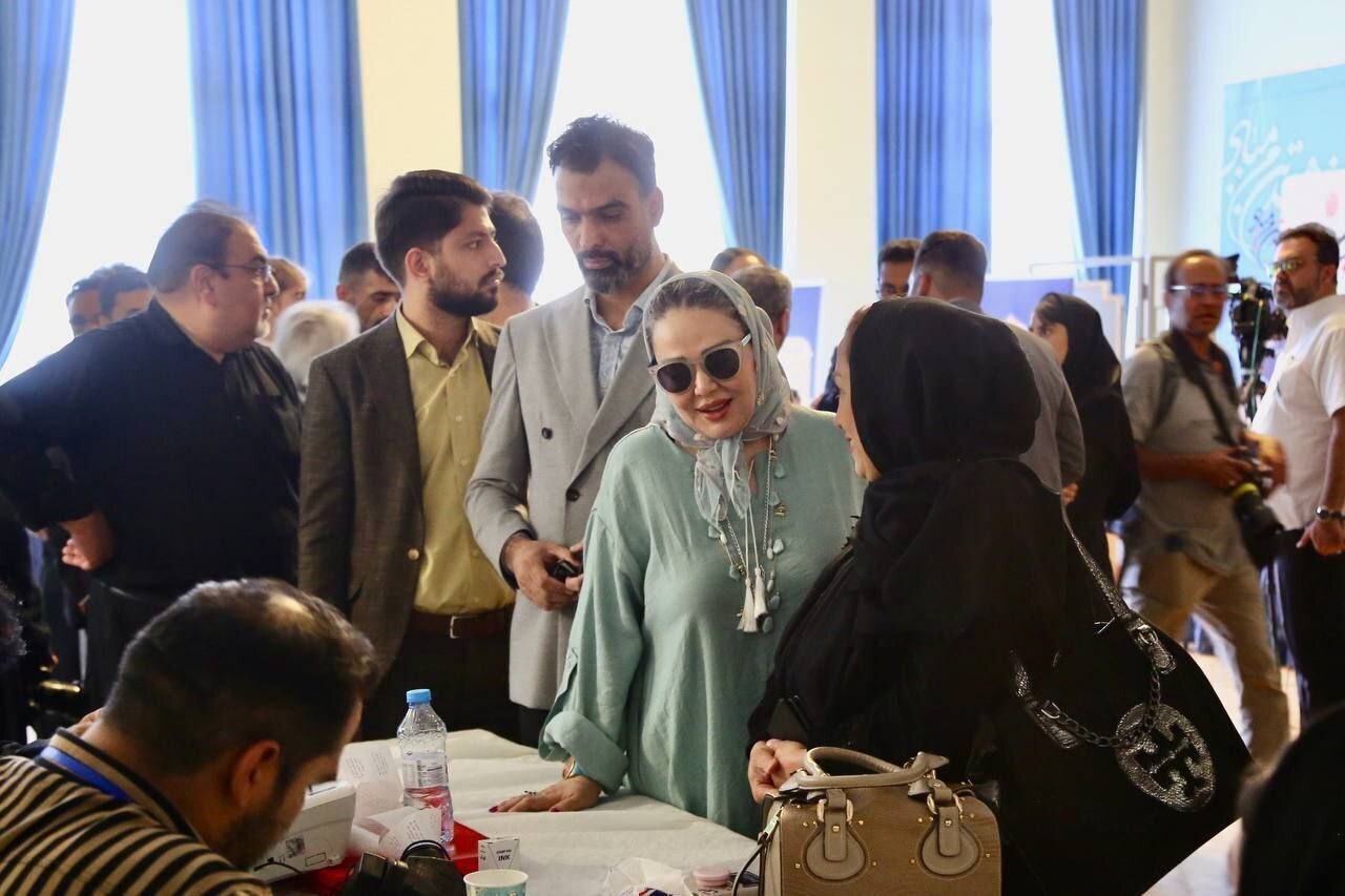 عکس | بهاره رهنما با این استایل به پای صندوق رای رفت!