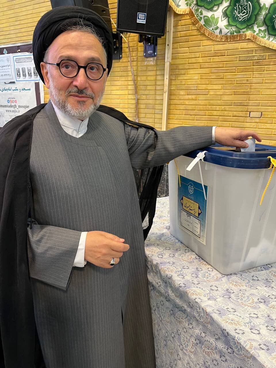 عکس | پیام جالب محمدعلی ابطحی بعد از رای دادن! عکس | پیام جالب محمدعلی ابطحی بعد از رای دادن!