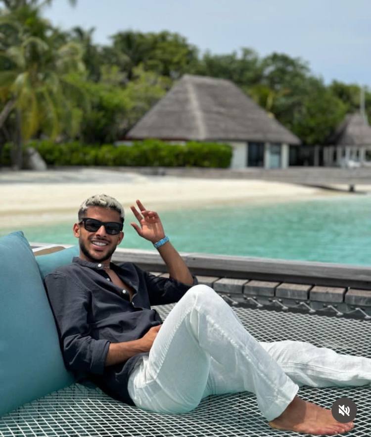 عکس | مهدی قایدی تابستان را در سواحل مالدیو به سر می‌برد!