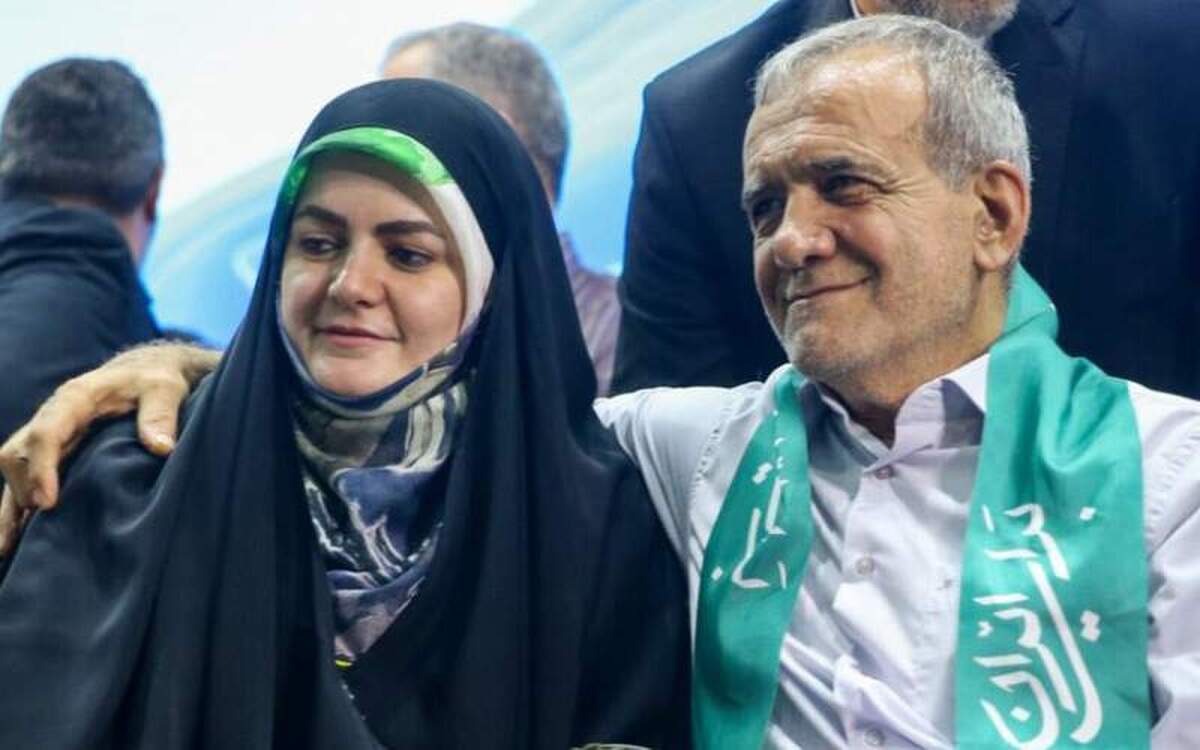 تصویر دیدنی از زهرا پزشکیان در سلف غذاخوری محل کارش + عکس