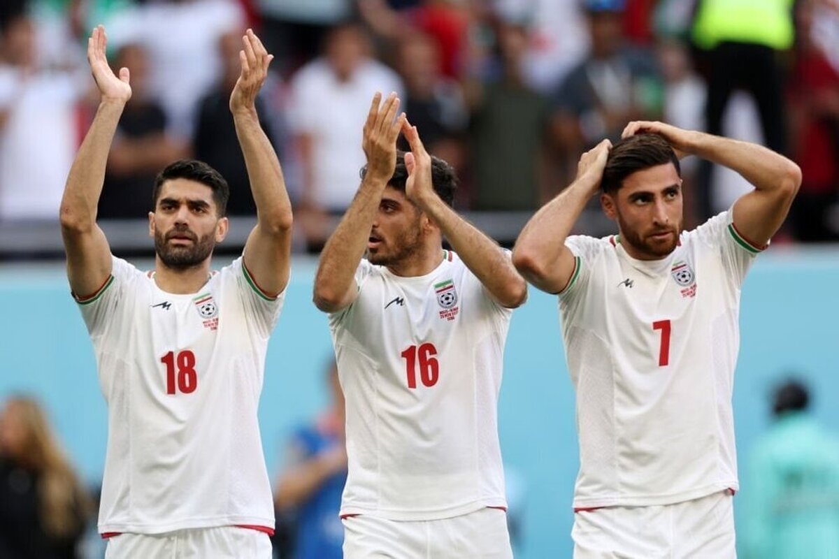 این عکس دسته جمعی تکلیف حضور علی کریمی در استقلال را مشخص کرد