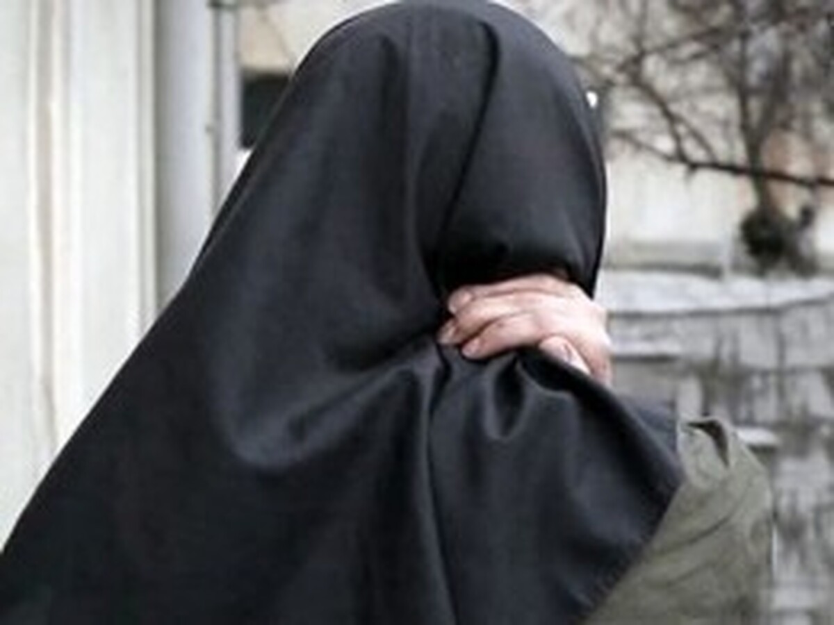 ماجرای وحشتناک فرار دختر ۱۵ ساله به دلیل فساد و خلافکاری نامادری اش