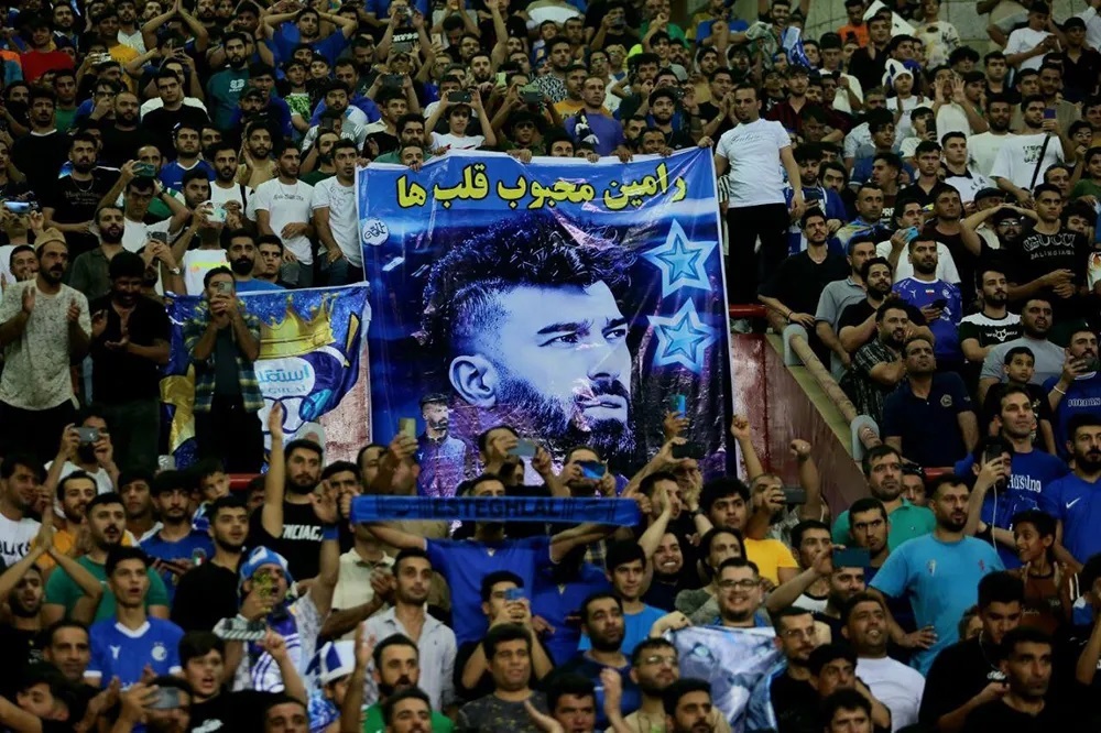 عکس | بنر جالب توجه و خاص هواداران استقلال در بازی دیشب! عکس | بنر جالب توجه و خاص هواداران استقلال در بازی دیشب!
