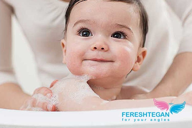 مراقبت از پوست و موی نوزادان؛ اهمیت استفاده از شامپو بدن بچه و شامپو سر نوزاد مراقبت از پوست و موی نوزادان؛ اهمیت استفاده از شامپو بدن بچه و شامپو سر نوزاد