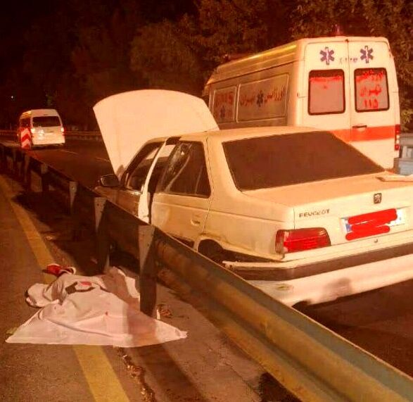 تصادف مرگبار در بزرگراه چمران | زن ۳۰ ساله جان باخت + عکس تصادف مرگبار در بزرگراه چمران | زن ۳۰ ساله جان باخت + عکس