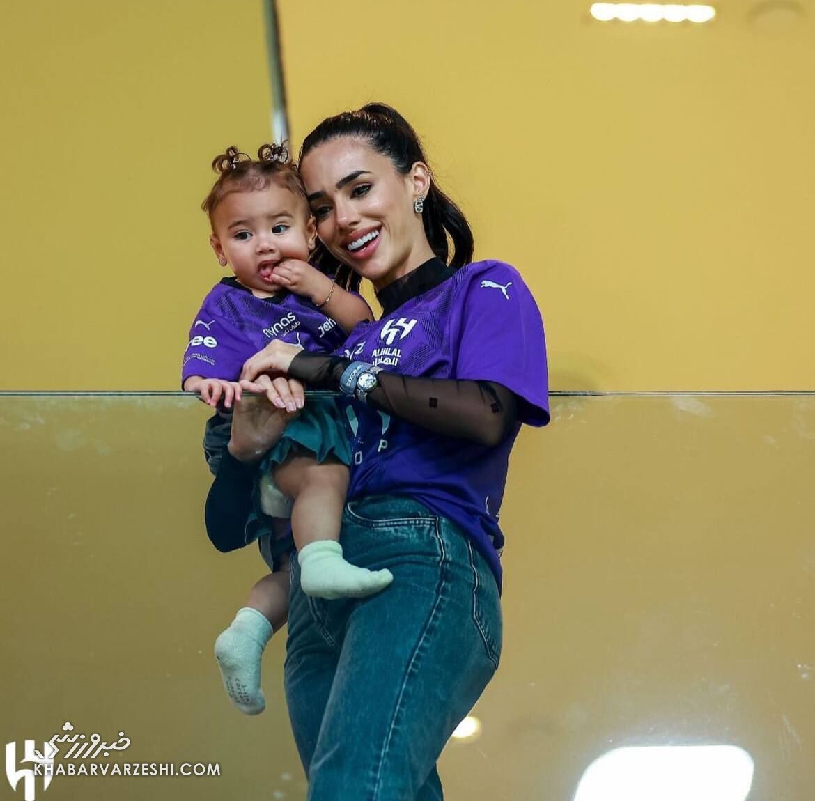 عکس | حضور نامزد نیمار در بازی با استقلال سوژه خبرنگاران شد! عکس | حضور نامزد نیمار در بازی با استقلال سوژه خبرنگاران شد!