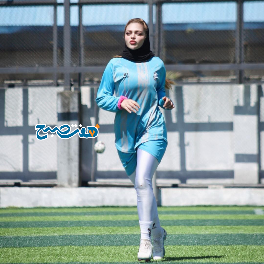 عکس | فوتبالیست زن ایرانی با این تیپ طرفداران زیادی پیدا کرده! عکس | فوتبالیست زن ایرانی با این تیپ طرفداران زیادی پیدا کرده!