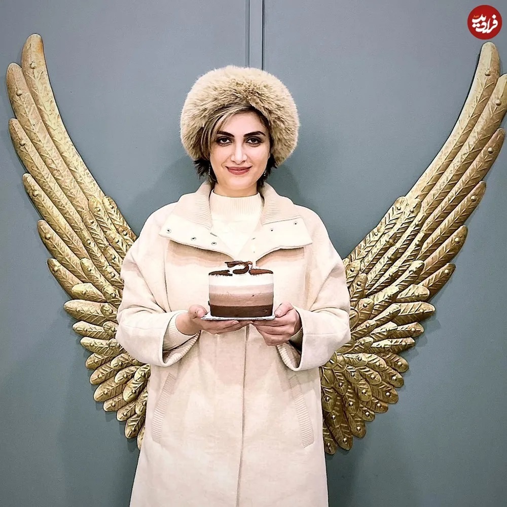 عکس | الناز ملک ۲۸ سالگی اش را با این تیپ جذب و خاص جشن گرفت! عکس | الناز ملک ۲۸ سالگی اش را با این تیپ جذب و خاص جشن گرفت!