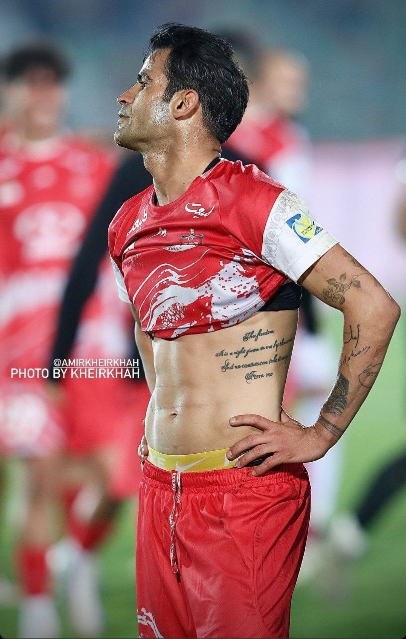 عکس | تتوی جنجالی آل کثیر محرومیت ندارد؟! عکس | تتوی جنجالی آل کثیر محرومیت ندارد؟!