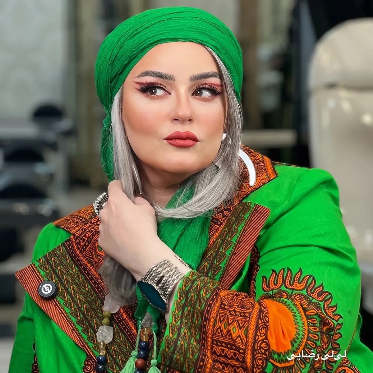عکس | تصویری متفاوت از نعیمه نظام دوست با آرایشی جذاب!