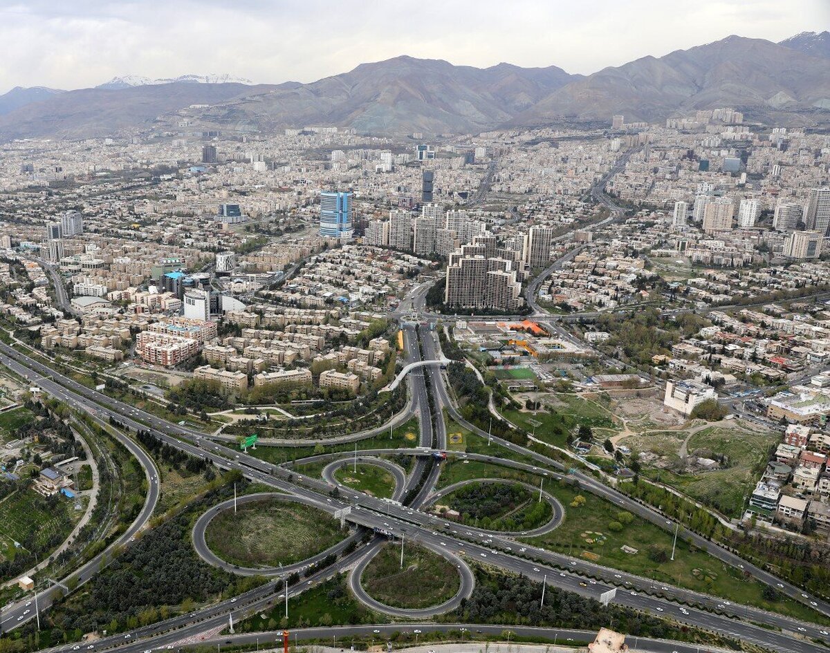 کیفیت هوای تهران امروز ۳ فروردین ۱۴۰۴ | هوای دو ایستگاه ناسالم شد