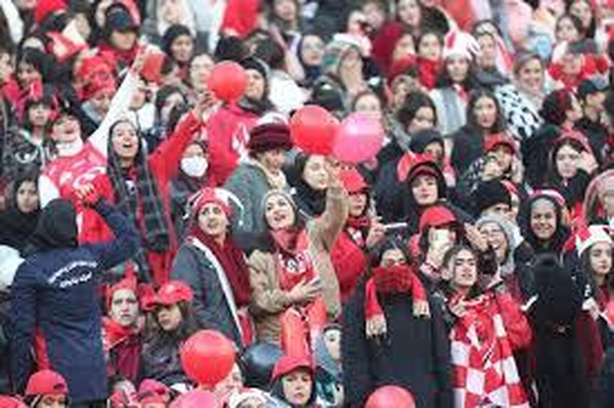 حضور همسران دو ستاره پرسپولیس روی سکو‌ها در شب تلخ سرخ‌ها