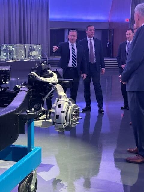 عکس | رونمایی از خودروی جدید ترامپ