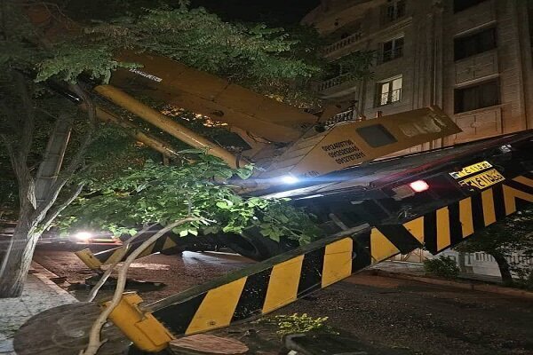 حادثه واژگونی جرثقیل در تهران + عکس