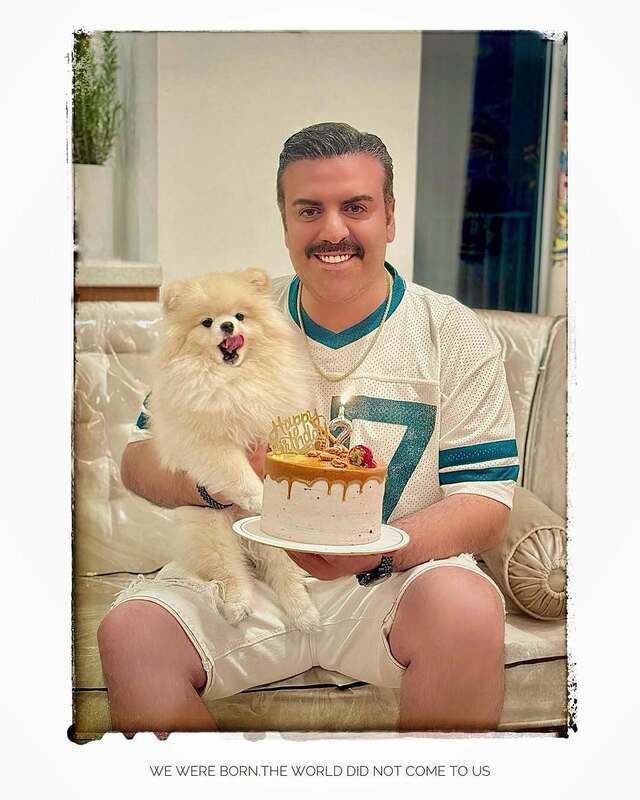 عکس | ژست‌های بامزه بهرنگ علوی در جشن تولد؛ بازیگر محبوب در قاب شادی‌ها