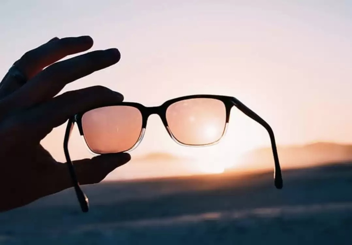 مضرات تابش مستقیم آفتاب روی چشم