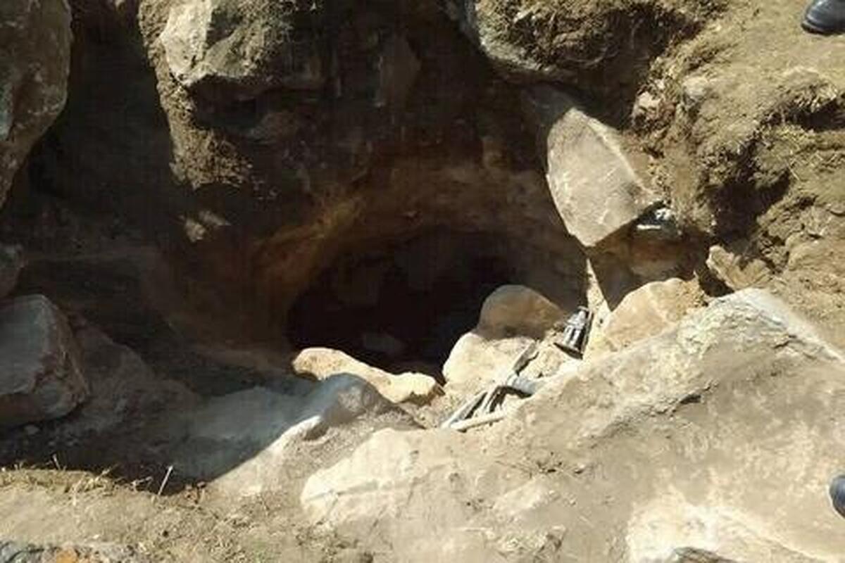 سرقتِ یک کتیبه تاریخی در تخت جمشید | درگیری قاچاقچیان با یگان حفاظت