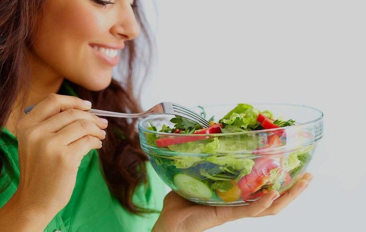 چه غذا‌هایی برای پوست و مو مفیدند؟