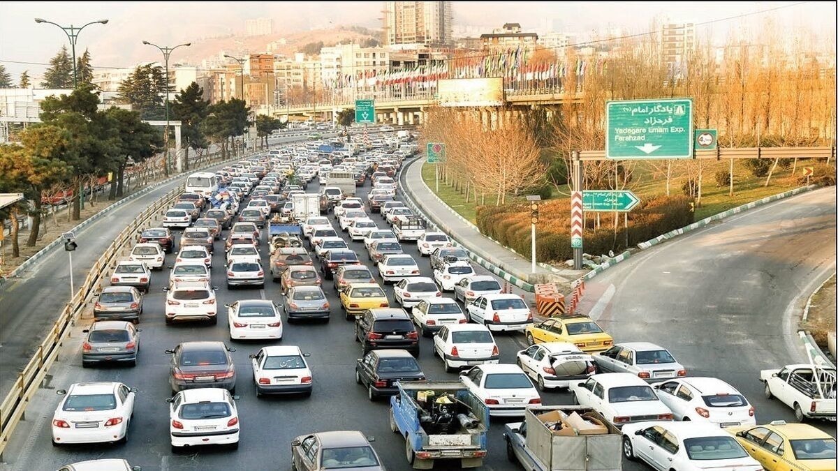 حادثه مرگبار در بزرگراه چمران | راننده تیبا به بزرگراه پرت شد