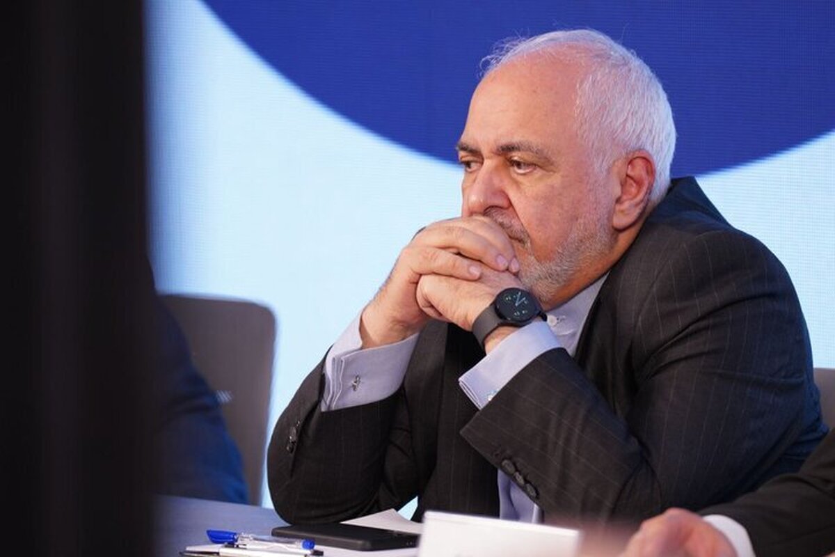 عکس | دکمه سردست جالب ظریف خبرساز شد!