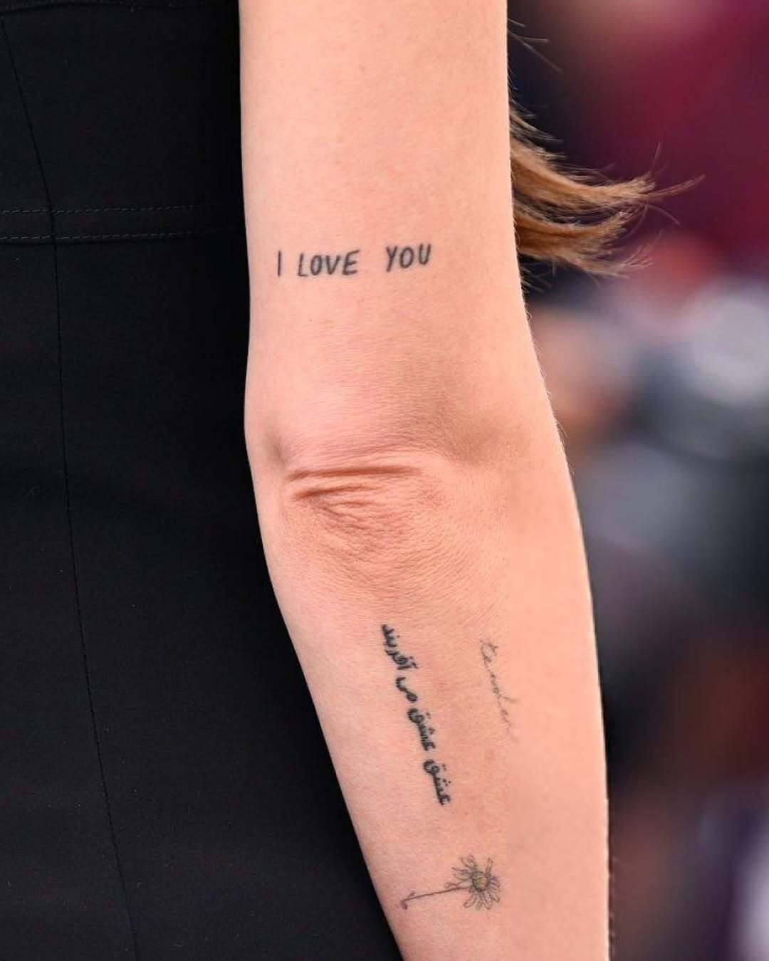 عکس | تتوی فارسیِ بازیگر معروف هالیوود خبرساز شد عکس | تتوی فارسیِ بازیگر معروف هالیوود خبرساز شد