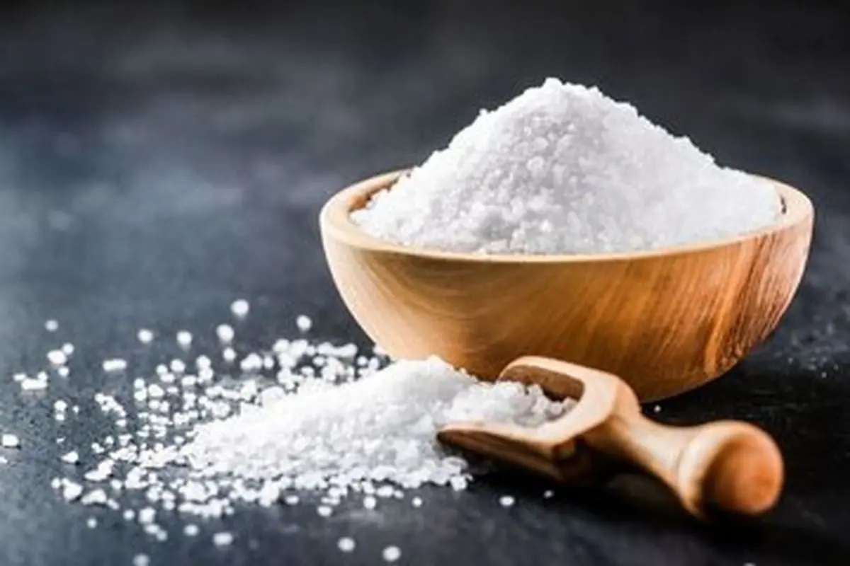 مصرف بیش از اندازه نمک چه خطراتی دارد؟